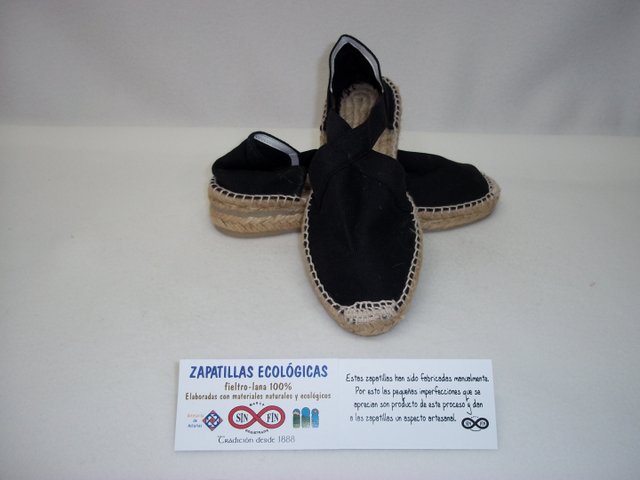 alpargata cruzada con elasticos detalle